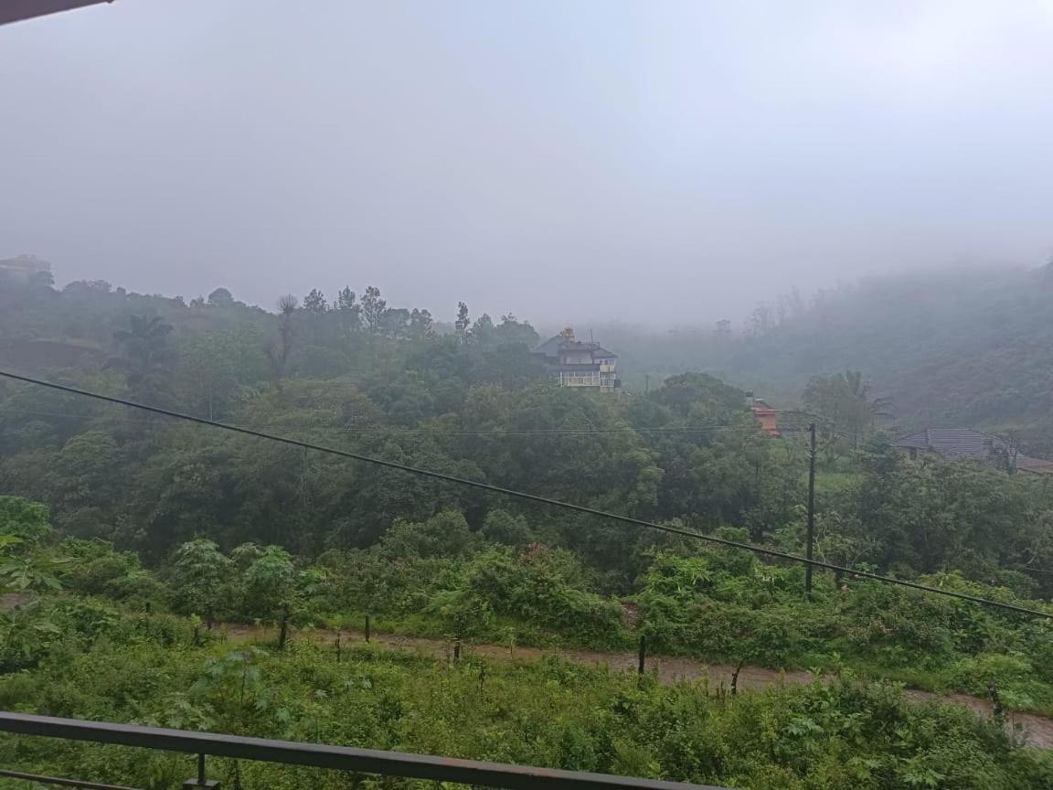 Snowdrop Inn Coorg Madikeri Oda fotoğraf